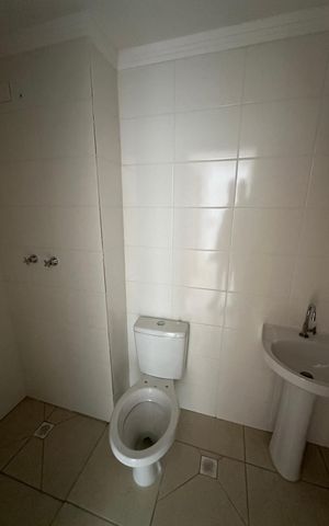 Apartamento para alugar com 46m², 2 quartos e 1 vaga Apartamento para alugar com 46m², 2 quartos e 1 vagaBanheiro
