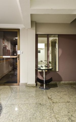 Apartamento à venda com 120m², 4 quartos e 2 vagas Apartamento à venda com 120m², 4 quartos e 2 vagasHall de entrada