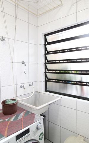 Casa à venda com 180m², 2 quartos e 2 vagasÁrea de Serviço
