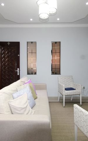 Casa à venda com 180m², 2 quartos e 2 vagasSala 1