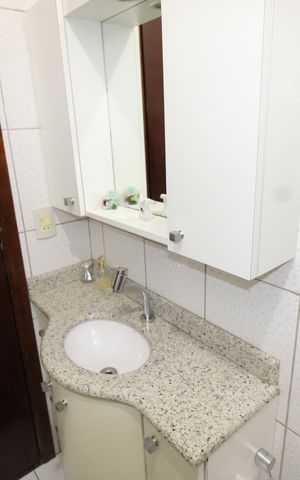 Casa à venda com 180m², 2 quartos e 2 vagasBanheiro 3