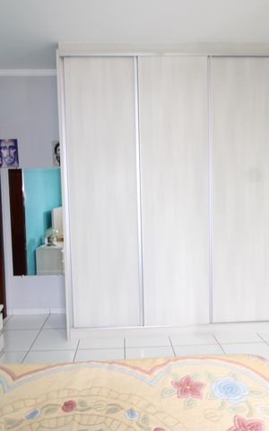 Casa à venda com 180m², 2 quartos e 2 vagasQuarto Suíte 2