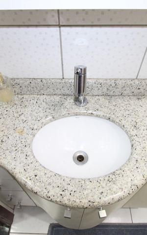 Casa à venda com 180m², 2 quartos e 2 vagasBanheiro 3