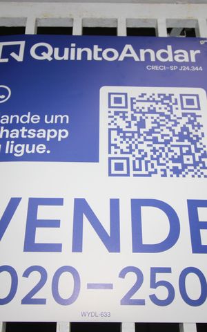 Casa à venda com 180m², 2 quartos e 2 vagasFachada