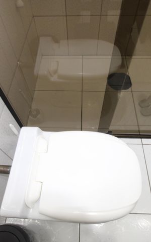 Casa à venda com 180m², 2 quartos e 2 vagasBanheiro 3