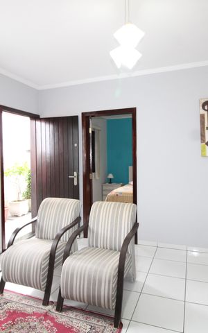 Casa à venda com 180m², 2 quartos e 2 vagasSala 2
