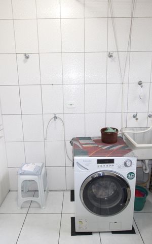 Casa à venda com 180m², 2 quartos e 2 vagasÁrea de Serviço