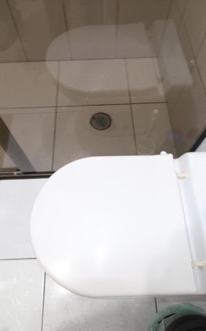 Casa à venda com 180m², 2 quartos e 2 vagasBanheiro da Suíte 2
