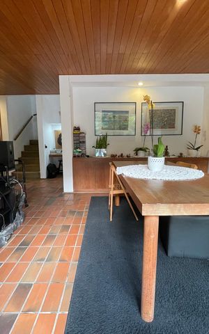 Casa à venda com 227m², 4 quartos e 2 vagasSala