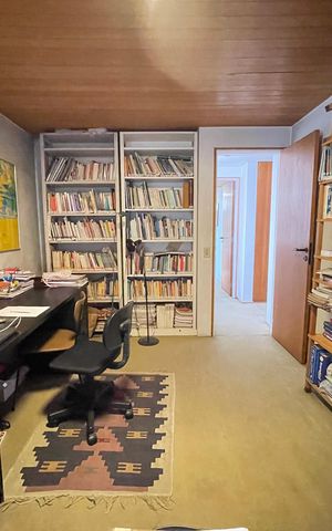 Casa à venda com 227m², 4 quartos e 2 vagasQuarto 