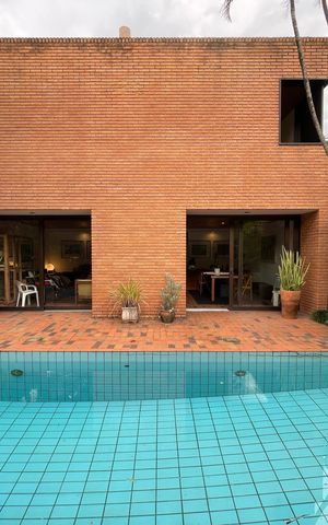 Casa à venda com 227m², 4 quartos e 2 vagasPiscina