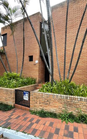 Casa à venda com 227m², 4 quartos e 2 vagasFachada com Plaquinha YVPZ-2256