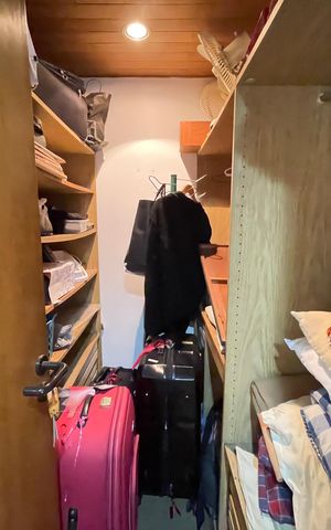 Casa à venda com 227m², 4 quartos e 2 vagasSuíte