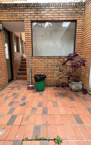 Casa à venda com 227m², 4 quartos e 2 vagasQuintal