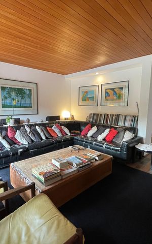 Casa à venda com 227m², 4 quartos e 2 vagasSala
