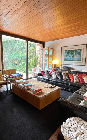 Casa à venda com 227m², 4 quartos e 2 vagasSala