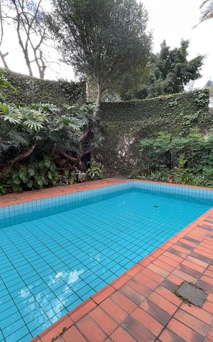 Casa à venda com 227m², 4 quartos e 2 vagasPiscina