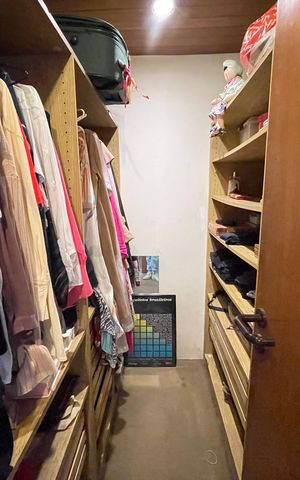 Casa à venda com 227m², 4 quartos e 2 vagasCloset da Suíte 2