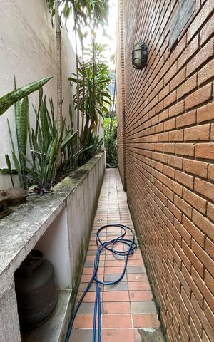 Casa à venda com 227m², 4 quartos e 2 vagasQuintal