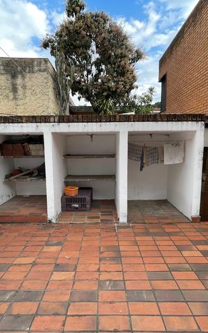Casa à venda com 227m², 4 quartos e 2 vagasQuintal
