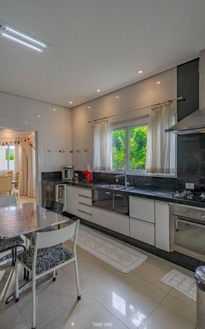 Casa à venda com 344m², 5 quartos e 4 vagas