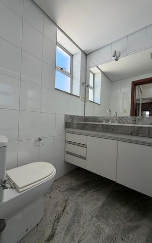 Apartamento para alugar com 130m², 4 quartos e 4 vagas