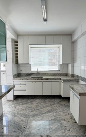 Apartamento para alugar com 130m², 4 quartos e 4 vagas