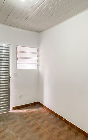 Casa para alugar com 67m², 2 quartos e sem vaga Casa para alugar com 67m², 2 quartos e sem vagaSala