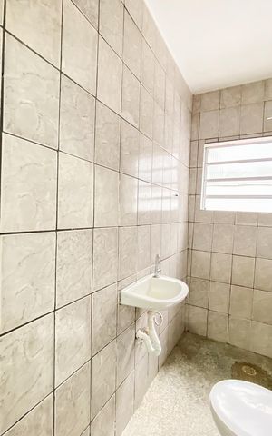 Casa para alugar com 67m², 2 quartos e sem vaga Casa para alugar com 67m², 2 quartos e sem vagaBanheiron