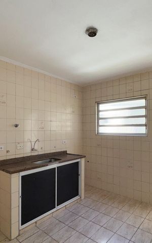 Casa à venda com 140m², 2 quartos e 2 vagasCozinha 