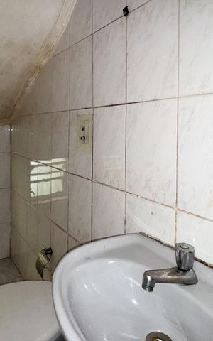 Casa à venda com 140m², 2 quartos e 2 vagasLavabo
