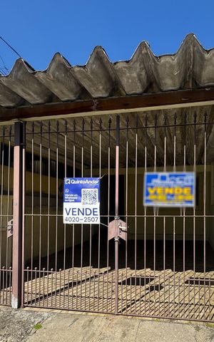 Casa à venda com 140m², 2 quartos e 2 vagasFachada