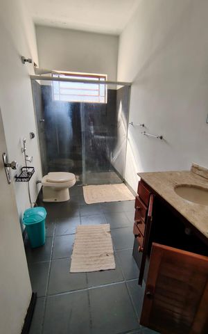 Casa para alugar com 462m², 5 quartos e 5 vagas Casa para alugar com 462m², 5 quartos e 5 vagasBanheiro