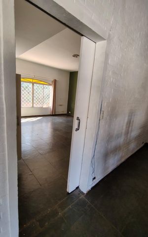 Casa para alugar com 462m², 5 quartos e 5 vagas Casa para alugar com 462m², 5 quartos e 5 vagasQuarto