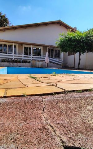 Casa para alugar com 462m², 5 quartos e 5 vagas Casa para alugar com 462m², 5 quartos e 5 vagasÁrea externa