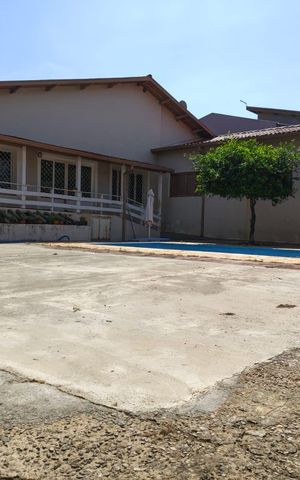 Casa para alugar com 462m², 5 quartos e 5 vagas Casa para alugar com 462m², 5 quartos e 5 vagasÁrea externa