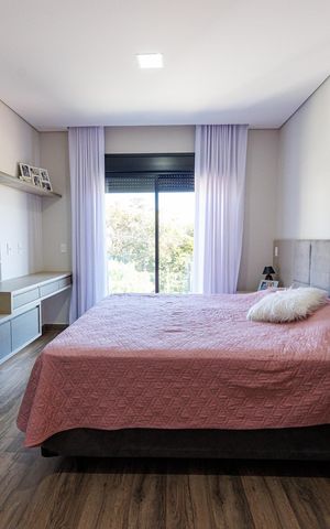 Casa de condomínio para alugar com 252m², 3 quartos e 4 vagas