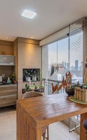 Apartamento à venda com 195m², 4 quartos e 3 vagas