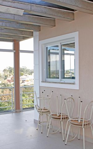 Casa de condomínio para alugar com 300m², 3 quartos e 4 vagasChurrasqueira