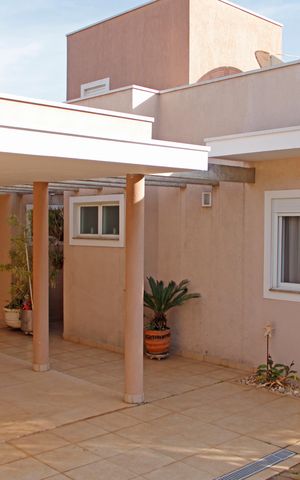 Casa de condomínio para alugar com 300m², 3 quartos e 4 vagasÁrea externa