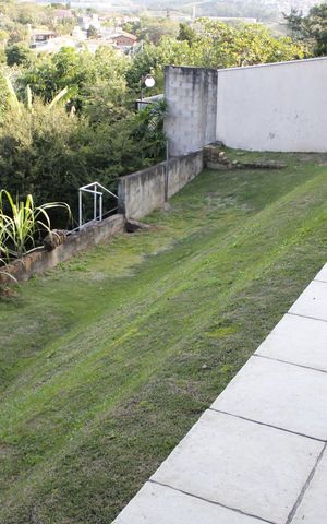 Casa de condomínio para alugar com 300m², 3 quartos e 4 vagasÁrea externa