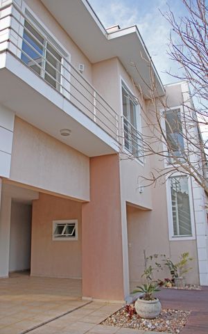 Casa de condomínio para alugar com 300m², 3 quartos e 4 vagasÁrea externa