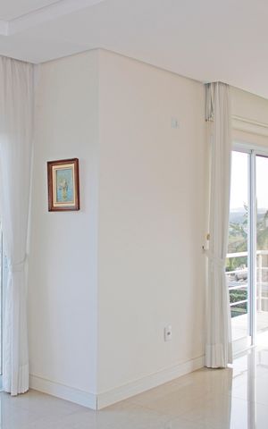 Casa de condomínio para alugar com 300m², 3 quartos e 4 vagasSala