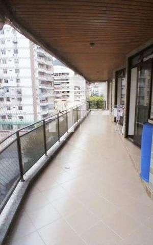 Apartamento para alugar com 240m², 6 quartos e 2 vagas