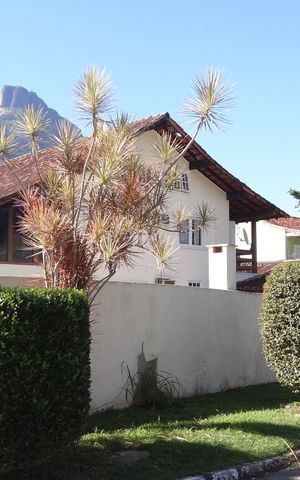 Casa à venda com 550m², 5 quartos e 3 vagasFachada