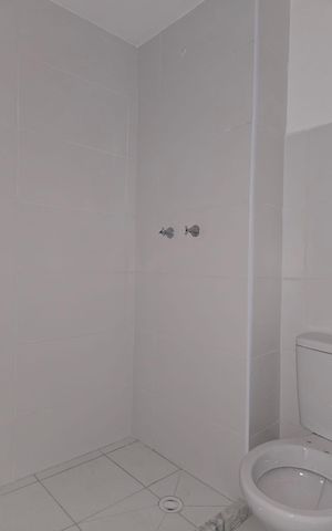 Apartamento à venda com 44m², 2 quartos e 1 vaga Apartamento à venda com 44m², 2 quartos e 1 vagaBanheiro Social