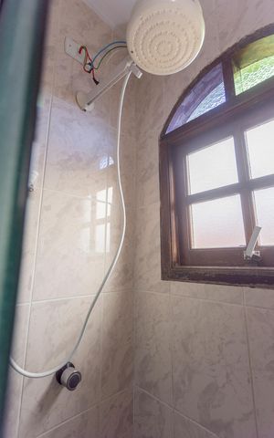 Casa à venda com 90m², 3 quartos e 2 vagasBanheiro