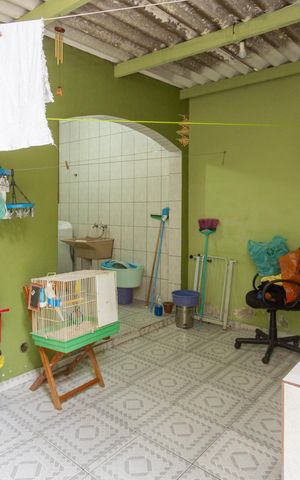 Casa à venda com 90m², 3 quartos e 2 vagasQuintal