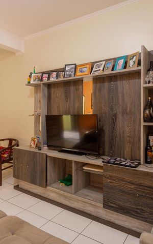 Casa à venda com 90m², 3 quartos e 2 vagasSala