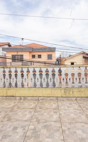 Casa à venda com 90m², 3 quartos e 2 vagasVaranda